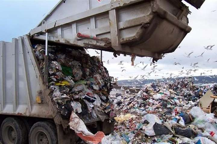 В Україні заборонено захоронювати несортоване сміття