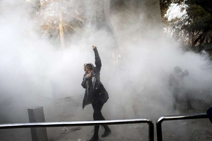 Антиурядові протести в Ірані: вже  загинуло 20 осіб
