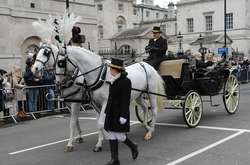 Лондон отпраздновал Новый год красочным парадом (фото, видео)