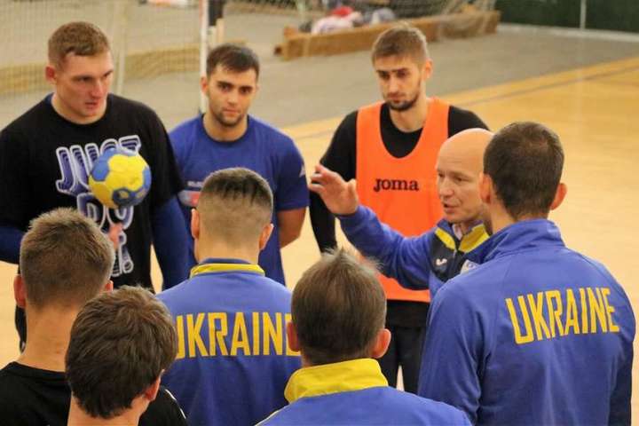 Збірна України вилетіла до Німеччини готуватися до відбору на чемпіонат світу