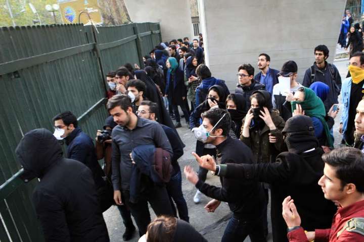 Заарештованим учасникам протестів в Ірані може загрожувати страта