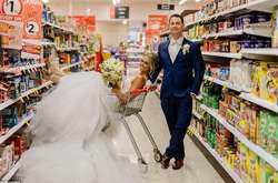 Свадебная фотосессия в супермаркете
