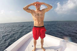 Українському олімпійському чемпіону зробили операції на ногах і руці (фото)