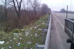 Украинским водителям пригрозили высокими штрафами за мусор 