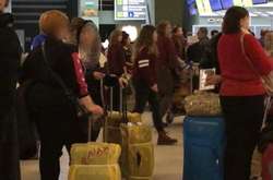 Двох українок, затриманих у столичному аеропорті підозрюють у причетності до організації сексуального рабства