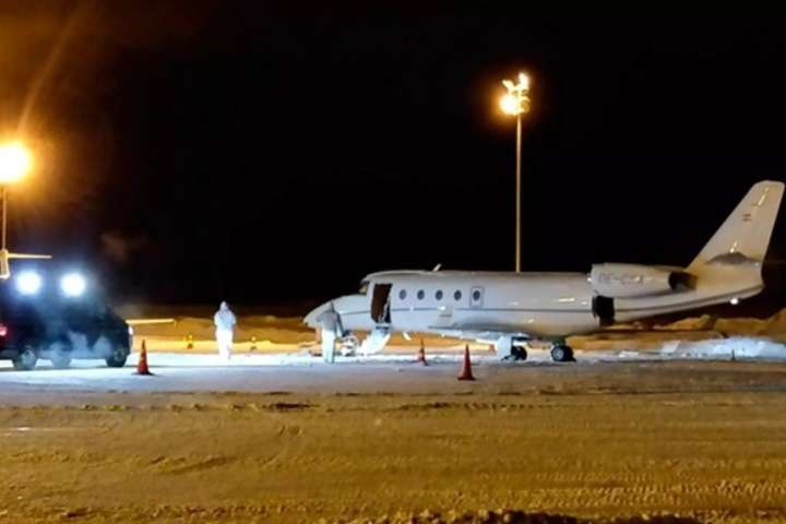 У Фінляндії двері пасажирського літака вбили пілота