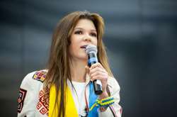 Співачка Руслана зізналася, що на її очах вбили охоронця Захарченка