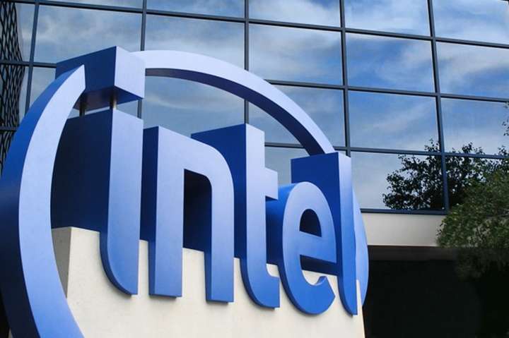 На Intel почали подавати до суду через масштабні вразливості у процесорах