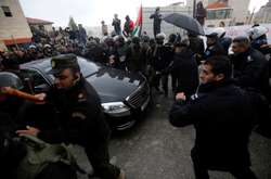  У Вифлеємі закидали камінням кортеж патріарха Єрусалимського Феофіла III 