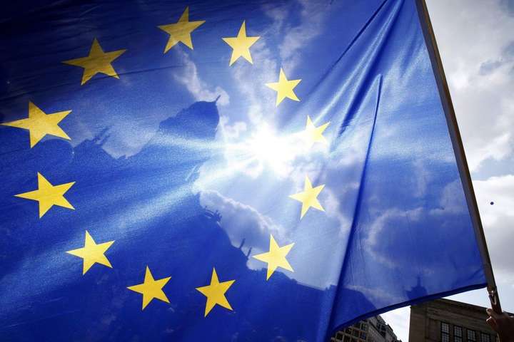 На майбутнє ЄС з оптимізмом дивляться 57% громадян країн-членів, - опитування