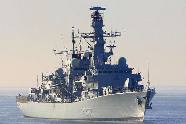 Британія відправила фрегат для супроводу кораблів РФ