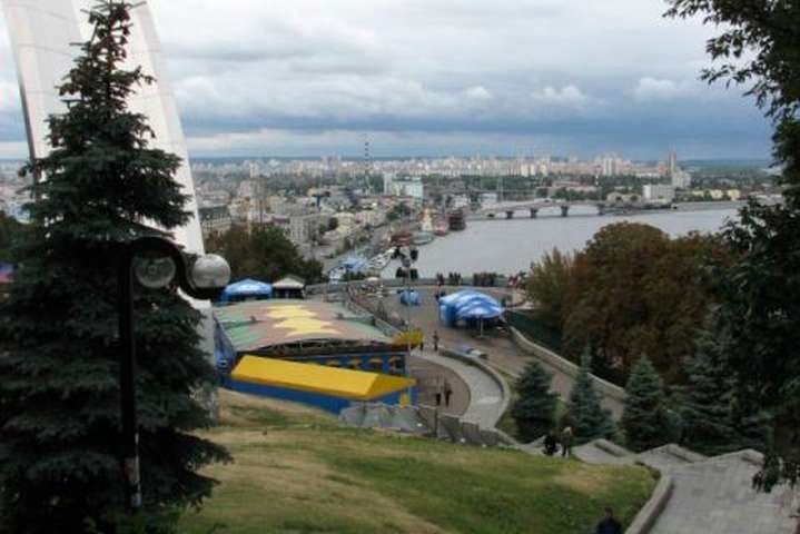 У центрі Києва зведуть оглядову вежу