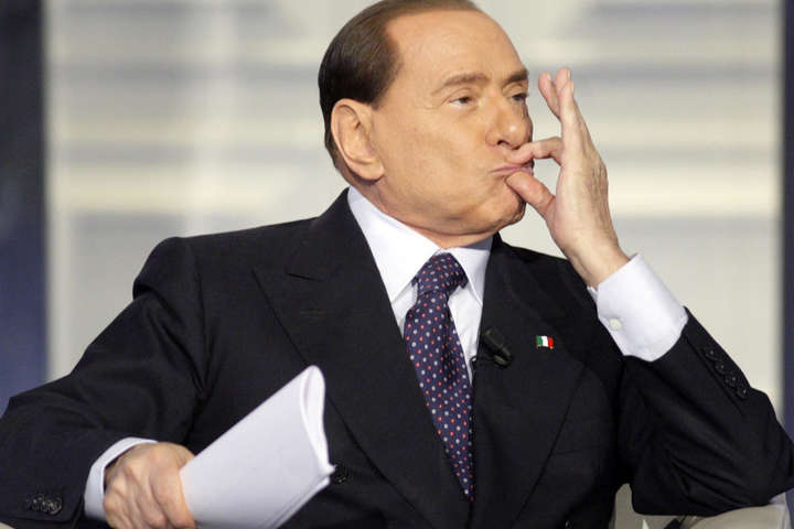 Берлусконі заявив, що Італія не може вийти із єврозони