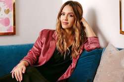 Джессика Альба опубликовала первые снимки новорожденного сына