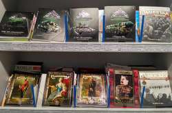 Скандал у Сумах: у продажу з’явилися зошити зі Сталіним і зброєю РФ