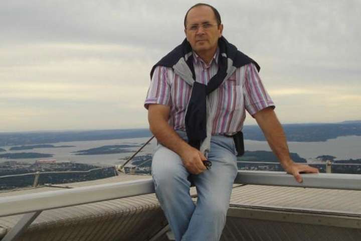 Правозахисник Оюб Тітієв - У Чечні затримали правозахисника Тітієва