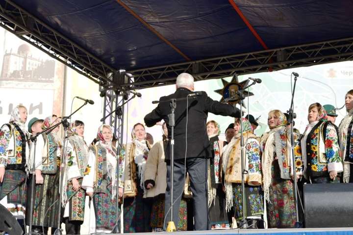 У Чернівцях пройшов фестиваль «Майданівські колядки»