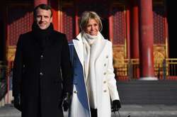 Ничего лишнего: Брижит Макрон восхитила стильным образом