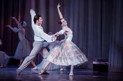 Дама с камелиями