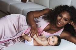 Серена Уильямс снялась в трогательной фотосессии с новорожденной дочерью