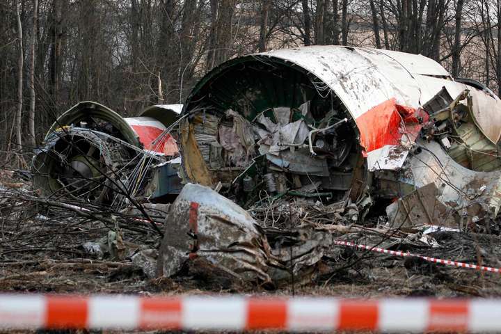 Смоленська авіакатастрофа: крило літака знищив вибух зсередини 