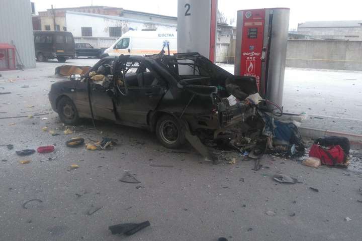 На Сумщині вибухнув автомобіль на заправці, є постраждалі