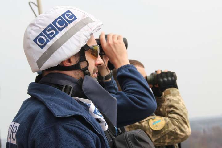 Місія ОБСЄ зафіксувала на Донбасі понад 240 вибухів за добу