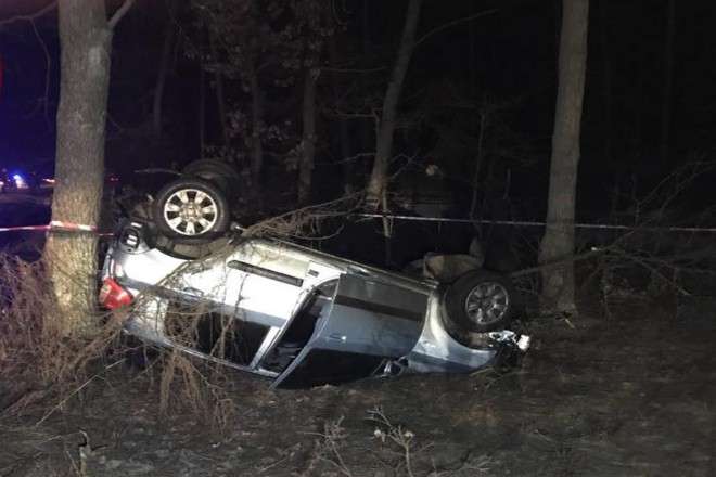 Смертельна ДТП на Київщині: Hyundai злетів з дороги та врізався у дерево