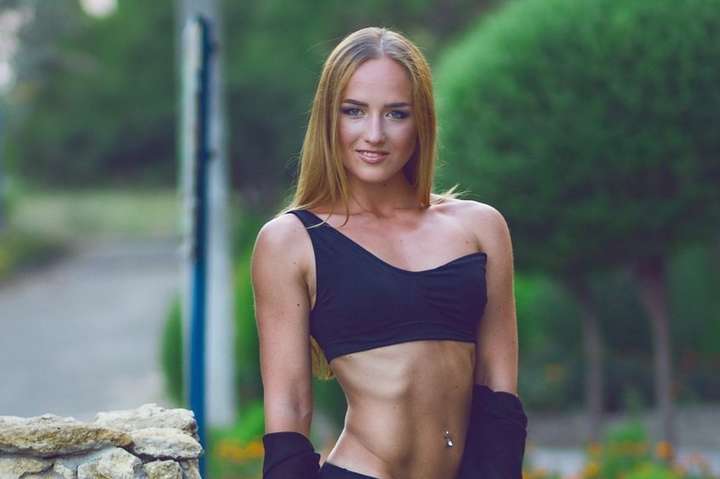 Українська чемпіонка з фітнес-бікіні знялася у спокусливій фотосесії (фотогалерея)