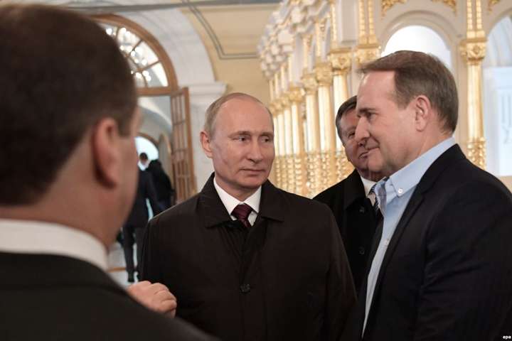 У Путіна розповіли про його зустріч з кумом Медведчуком