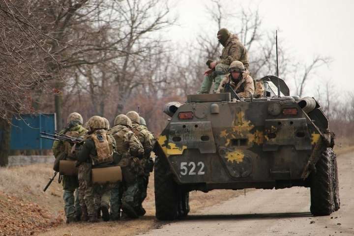Військовослужбовці ЗСУ - Напружена доба в АТО: є загиблий, поранені та травмовані українські бійці