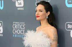 Анджелина Джоли