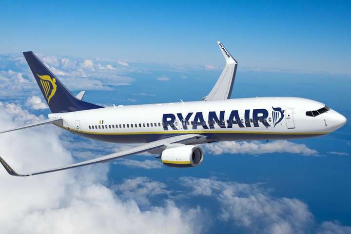 Літак Ryanair здійснив екстрену посадку в Іспанії