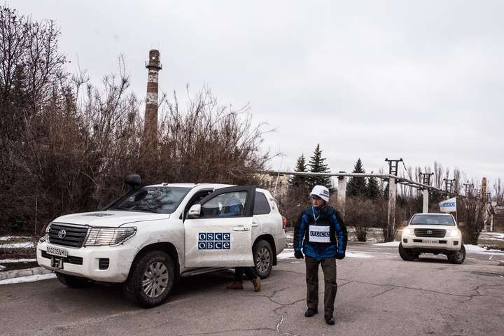 Місія ОБСЄ за добу зафіксувала понад 660 вибухів на Донбасі