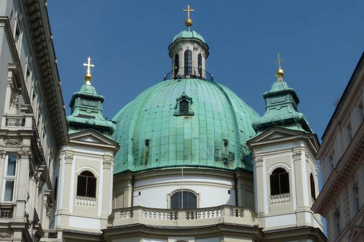 В Австрії сотні мусульман перейшли в християнство