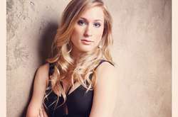 Ефектна красуня з Канади. Яскраві фото фігуристки Джоанні Рошетт