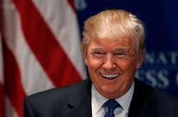 Порноакторці заплатили за мовчання про секс із Трампом, – The Wall Street Journal