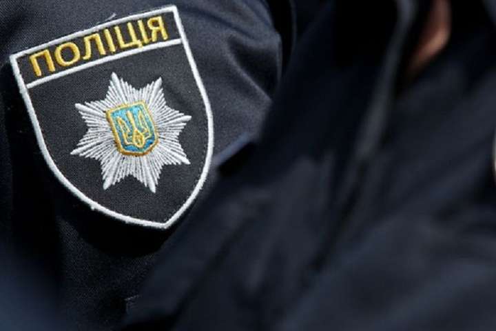 Поліцейські Харківщини затримали чоловіка за розбещення десятирічної дівчинки