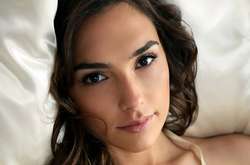 Звезда «Чудо-женщины» снялась в рекламе косметического бренда