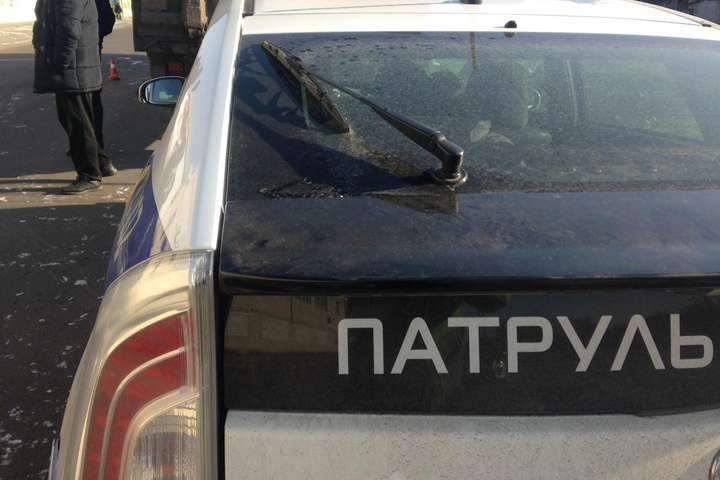 У Миколаєві поліцейський Prius в’їхав у фуру: постраждали двоє патрульних