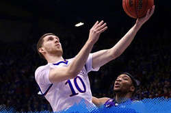 Українець Михайлюк допоміг своєму «Канзасу» перемогти у черговому матчі в NCAA