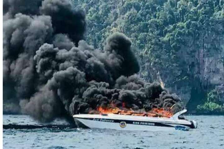 У Таїланді вибухнув човен з туристами: щонайменше 16 постраждалих
