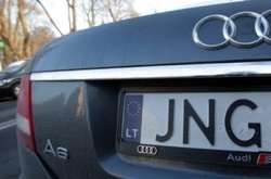 Окупанти на Донбасі «доять» власників автівок на «євробляхах»