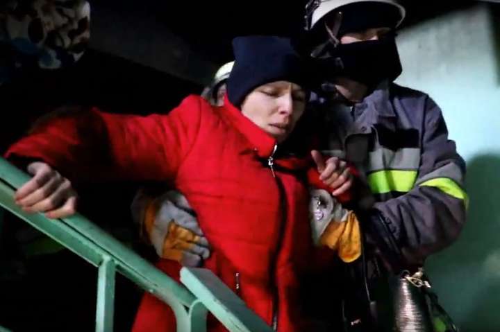 Під час пожежі у столичній багатоповерхівці було врятовано п'ять дітей