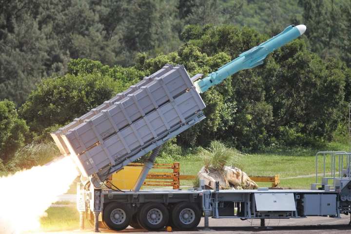 В Тайвані роздумують над можливістю закупки ракет середньої дальності