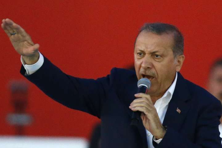 Президент Туреччини погрожує розтрощити «армію терору», яку підтримує США