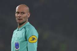 Французький арбітр відсторонений від роботи за удар гравця під час матчу «ПСЖ» (відео)