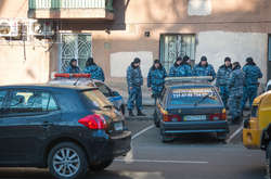 У центрі Одеси охоронні фірми влаштували стрілянину через електрощитову