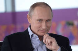 Холуйський екстаз: як в Росії збирають підписи на підтримку Путіна