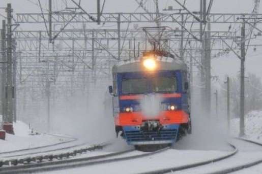 Снігопади в Україні поки що не вплинули на рух поїздів